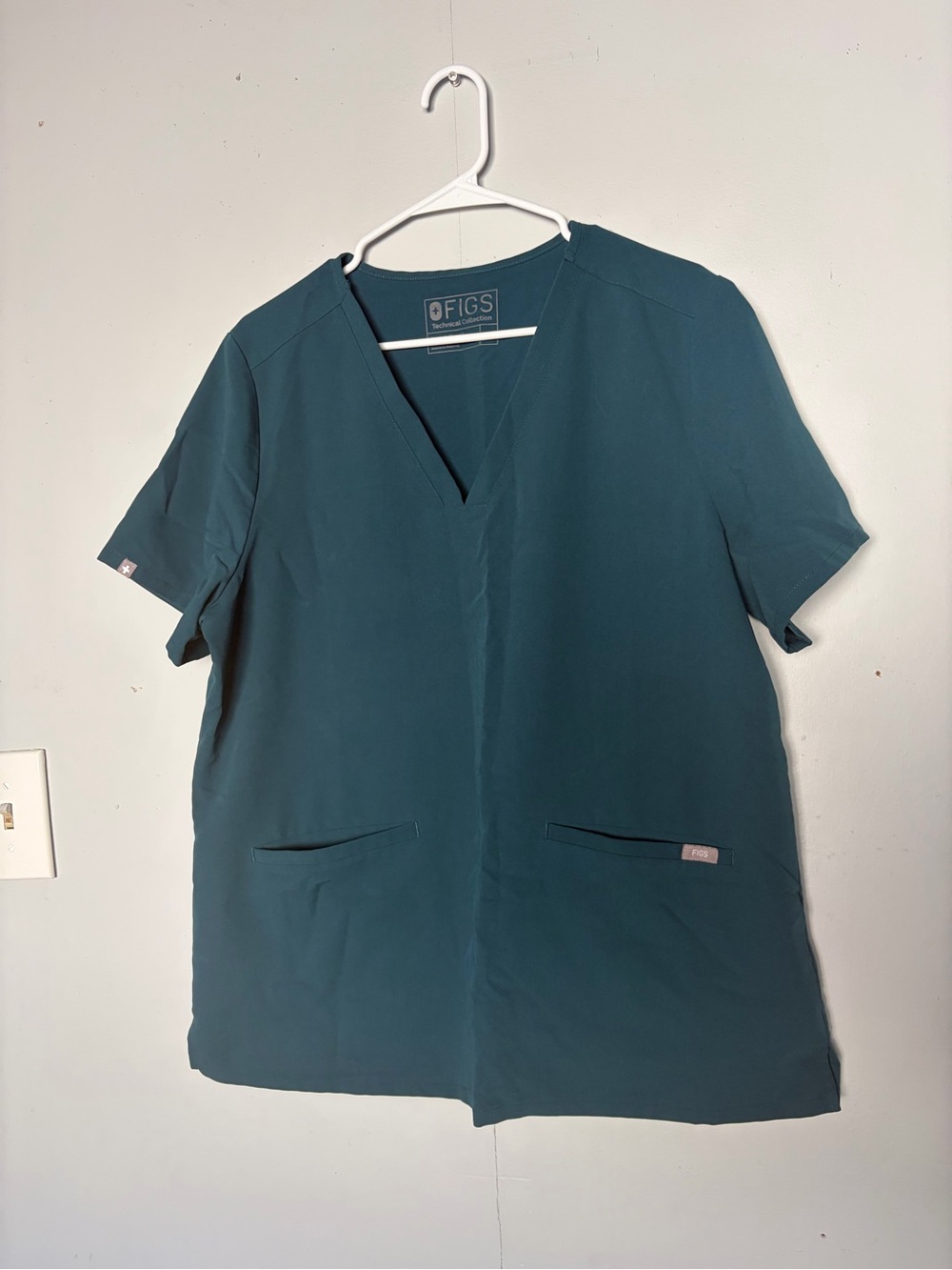 Figs Scrub Top